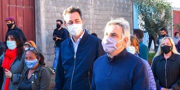 El intendente Martín Llayora y el vice Manuel Calvo, a cargo de la gobernación, ante nuevas restricciones (La Voz).