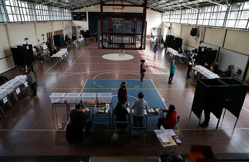 Elecciones en pandemia: Chile dividió los comicios en dos jornadas
