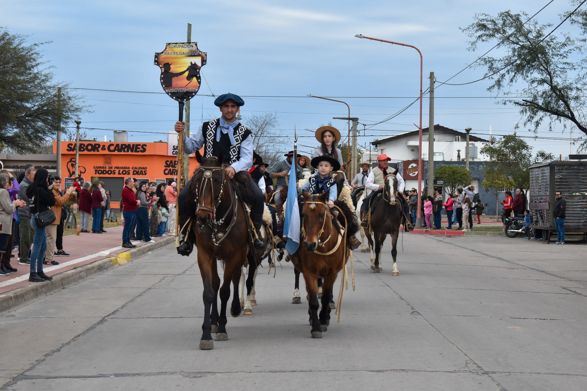 Los fieles de Arroyito celebraron a San Cayetano Santo Patrono del pan y del trabajo