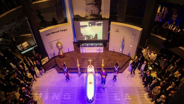 Así fue el homenaje a Juan Manuel Fangio (Gentileza Autoblog.com)