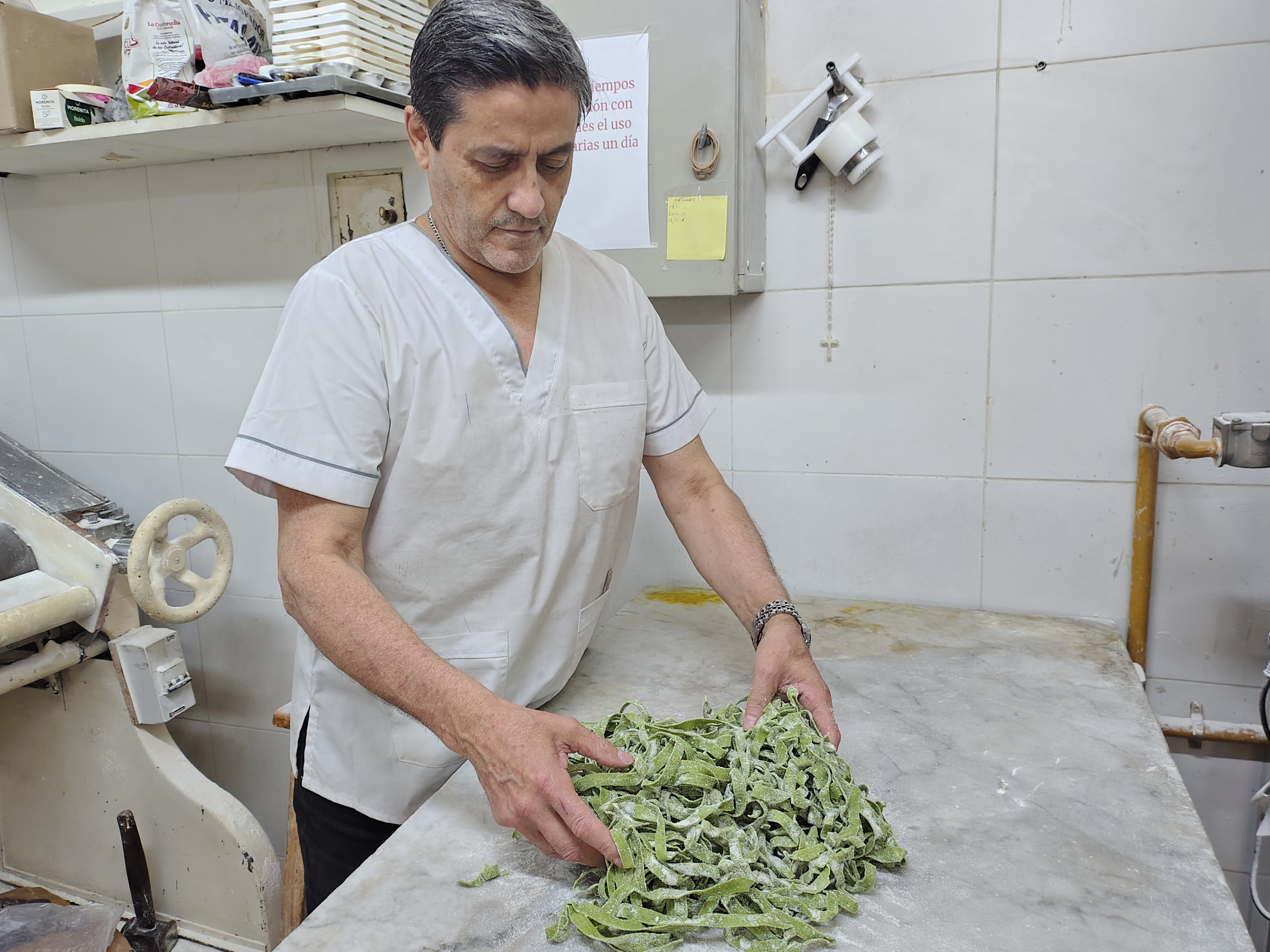 De aprender el oficio de chico a pasar por situaciones difíciles y lograr emprender con su negocio propio