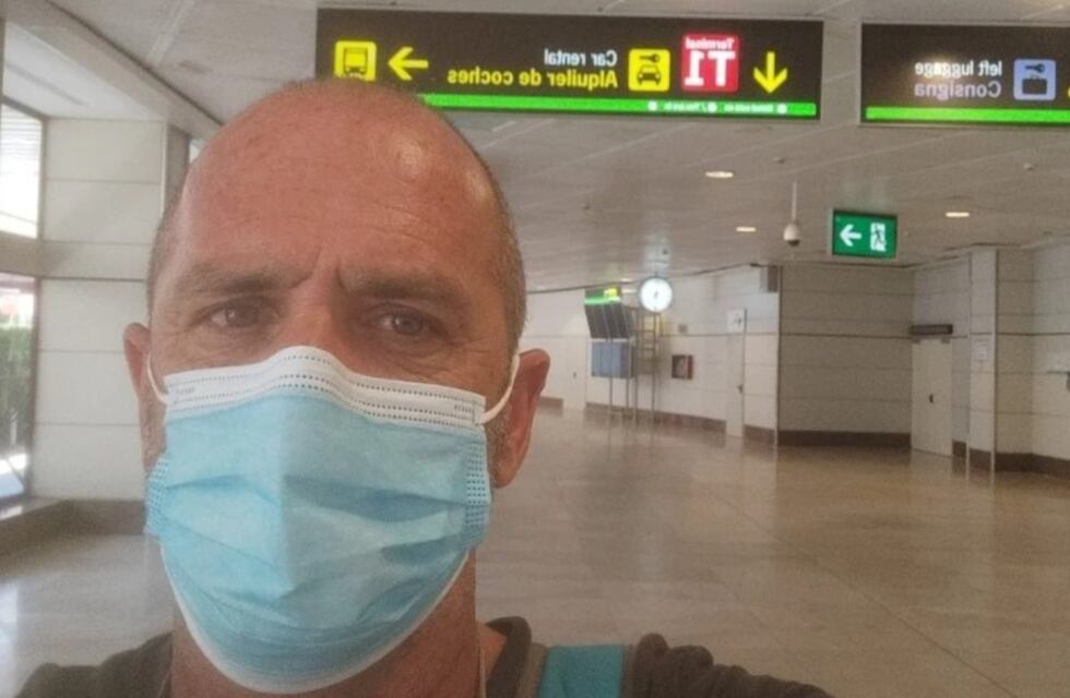 Su padre se está muriendo y no lo dejan volver: el drama de un argentino varado en España