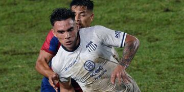 Enzo Díaz se venía desempañando en la zaga de Talleres. No jugará ante Belgrano (Fotobaires).
