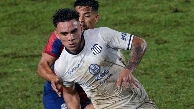 Enzo Díaz se venía desempañando en la zaga de Talleres. No jugará ante Belgrano (Fotobaires).