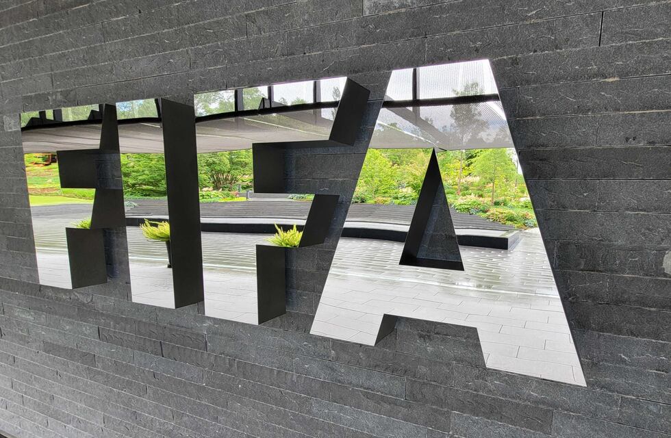 Cómo surgió la iniciativa de la FIFA para implementar el offside automático en el Mundial de Qatar 2022