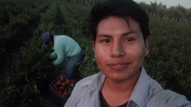 Alexis Valda, el mendocino que cosecha desde que era niño.