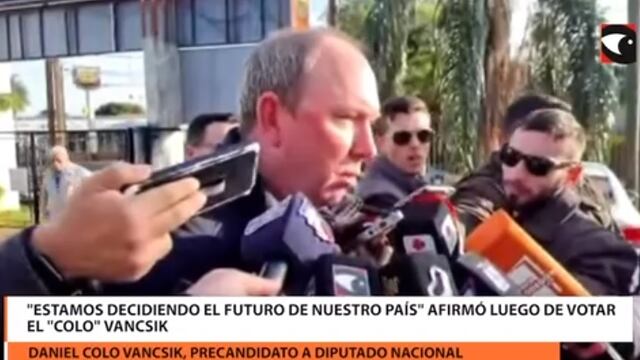 Elecciones PASO 2023: el precandidato a diputado nacional Daniel “Colo” Vancsik emitió su voto en Posadas.