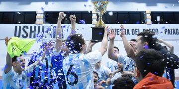 En el gimnasio municipal Cochocho Vargas se disputaron las finales de futsal AFA,