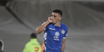 Un gol memorable de Ulises Ortegoza para un triunfo de alto impacto de Talleres ante River en el Monumental (Federico López Claro / La Voz).