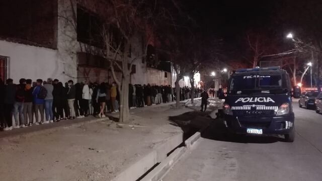 Desactivaron una fiesta clandestina con más de 100 menores de edad en Godoy Cruz.