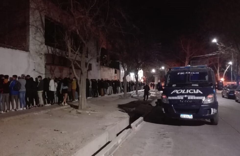 Alrededor de 100 menores estaban en una fiesta clandestina en Godoy Cruz