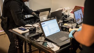 Hay cuatro personas detenidas en Córdoba por posesión y distribución de pornografía infantil.