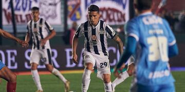 Gastón Benavídez, defensor de Talleres, llegó como lateral y jugó también en la zaga (Prensa Talleres).