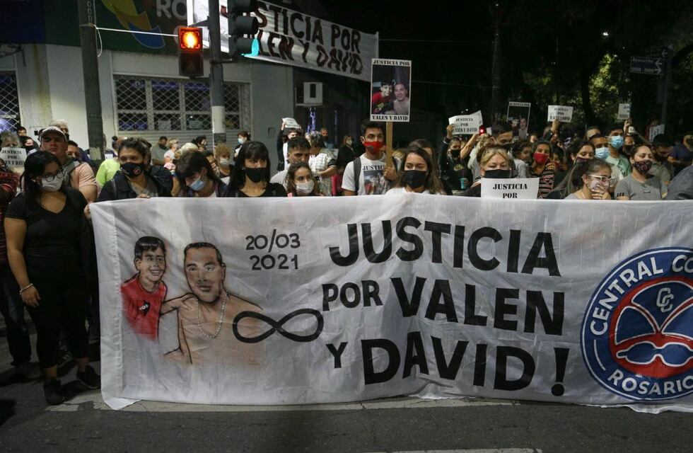 Postergan la imputación al joven que chocó y mató a dos personas