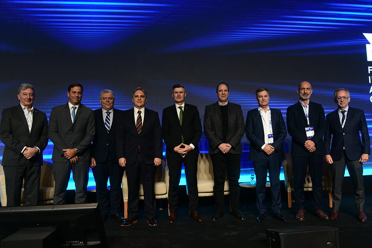 Autoridades y organizadores en la apertura del  FIAC 2025. (Ramiro Pereyra / La Voz)