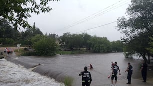 La Policía rescató a un motociclista en Estancia Vieja.