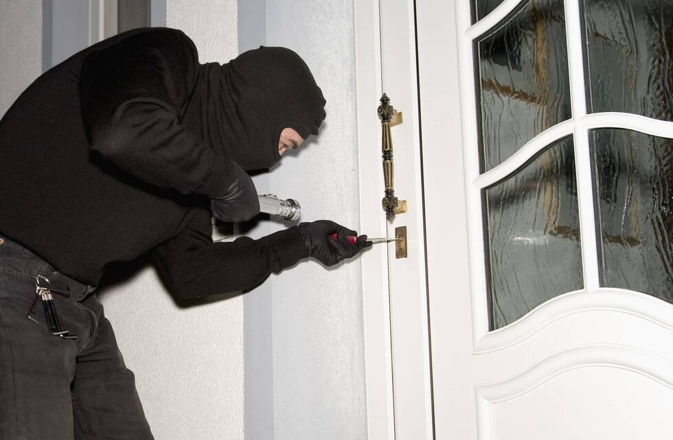 Un chubutense robó una puerta y estará preso durante cinco meses, pero solo algunas horas por día