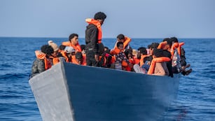 El drama de los inmigrantes africanos que intentan llegar a las costas europeas. Imagen ilustrativa. Foto: AP /Joan Mateu Parra.