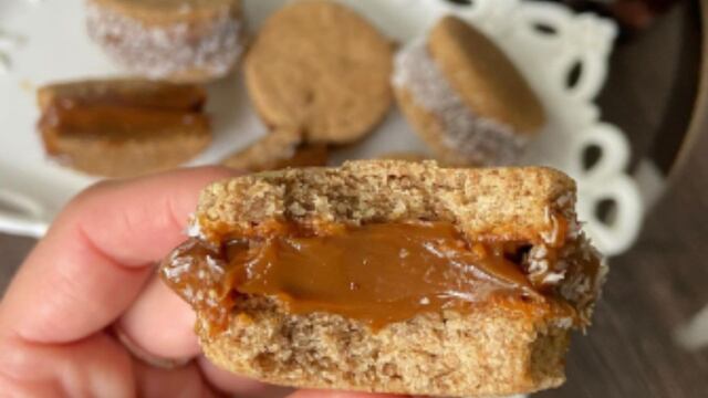 Alfajores integrales con 3 ingredientes.