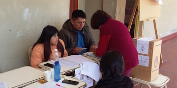 Las mesas receptoras de votos abrirán a las 08:00 y las escuelas indefectiblemente cerrarán sus puertas a las 18:00, según estipula el Código Electoral.