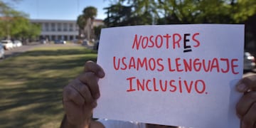 E Ministerio de Obras Públicas utilizará lenguaje inclusivo en sus documentos oficiales.