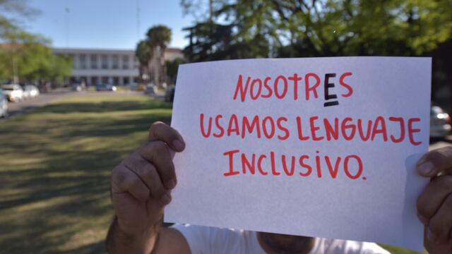ID:4813276  ID:4813276 aprueban el uso de lenguaje inclusivo en la facultad de ciencias de la comunicacion unc universidad nacional de cordoba
pabellón argentina
facundo luque