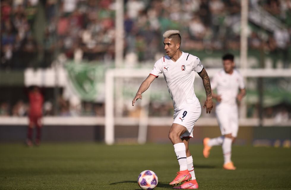 Leandro Fernández y un fugaz doblete para que Independiente se lo de vuelta a Sarmiento