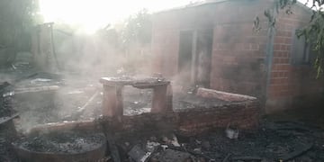 Incendio destruyó una vivienda en Eldorado.