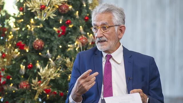 El Gobernador deseo Felices Fiestas a los puntanos y anunció un incremento salarial del 10% para los empleados estatales y otros beneficios.