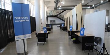 Vacunatorio en Centro de Distrito de Rosario (Municipalidad de Rosario)