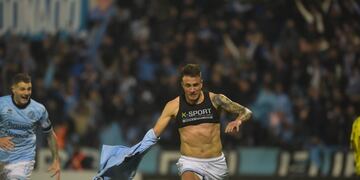 Delirio total. Gabriel Compagnucci se sacó la mufa con el gol para asegurar el triunfo de Belgrano.