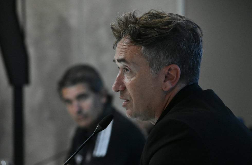 Sigue la polémica por el penal a favor de Racing: “Estaba adentro del área”, afirmó Federico Beligoy