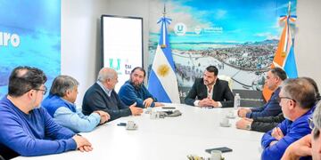 Vuoto se reunió con taxistas para garantizar el transporte público legal en Ushuaia