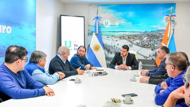 Vuoto se reunió con taxistas para garantizar el transporte público legal en Ushuaia