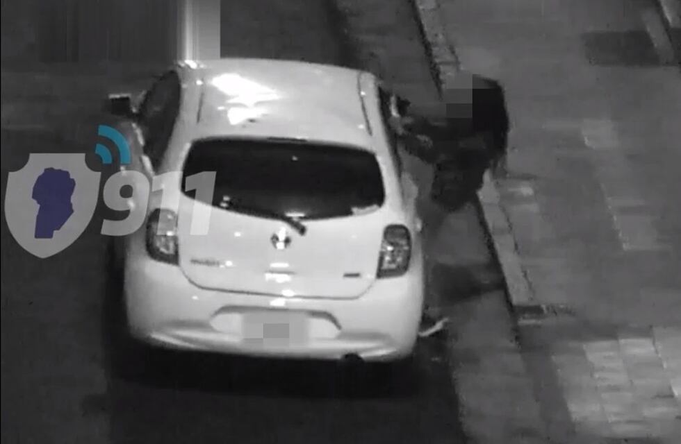 Video: intentaron robar un auto en pleno Centro, los filmaron y quedaron detenidos