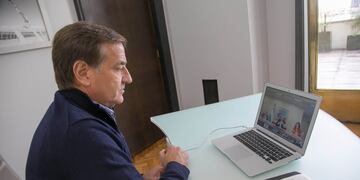 Rodolfo Suarez en conferencia con el presidente Alberto Fernandez