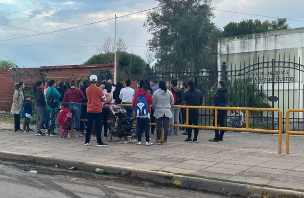 Un alumno pretendía vender bolsitas de cocaína por $30 en una escuela de Paraná