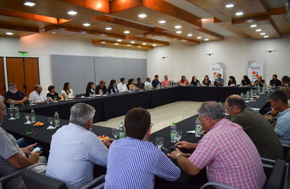 Acuerdo salarial en la Mesa Territorial del SEOM: 15% en diciembre y 15% más en enero