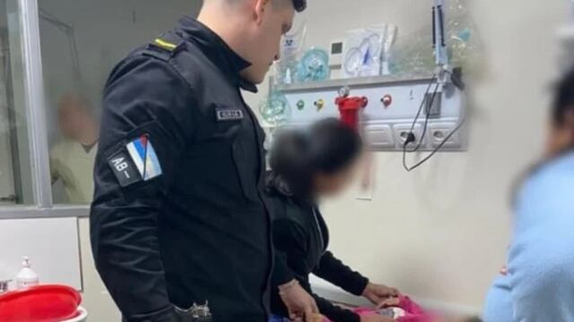 Efectivos de la policía asistieron a una menor que se descompensó en un colectivo de Oberá.