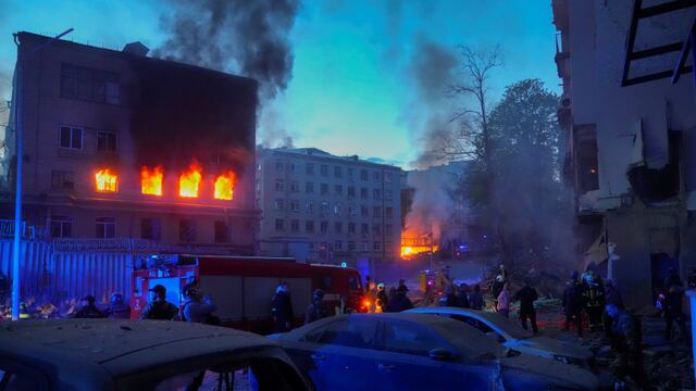 Las atrocidades del conflicto entre Rusia y Ucrania continúan perpetuándose. Foto: AP.