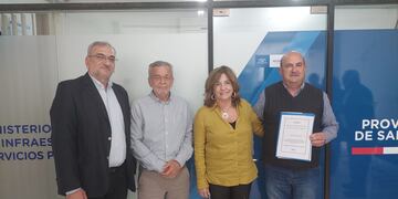 Entregaron el aporte de casi 8 millones de pesos para reemplazar un puente en Angélica