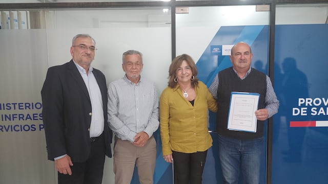 Entregaron el aporte de casi 8 millones de pesos para reemplazar un puente en Angélica