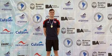 Benjamín Ghione natación Unión de Santa Fe