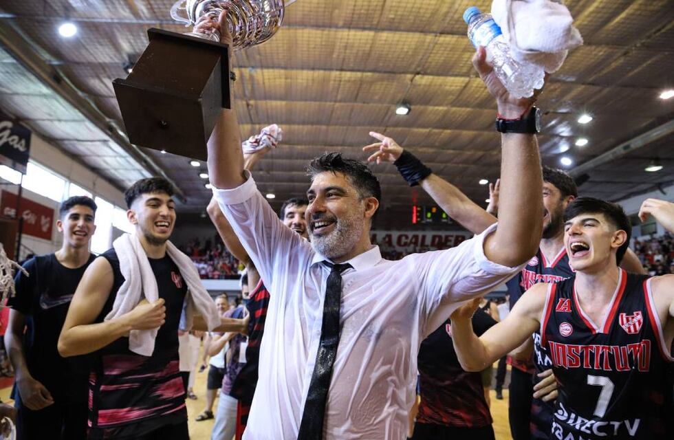 Lucas Victoriano, técnico del Instituto campeón: “La gente no nos dejaba caer”