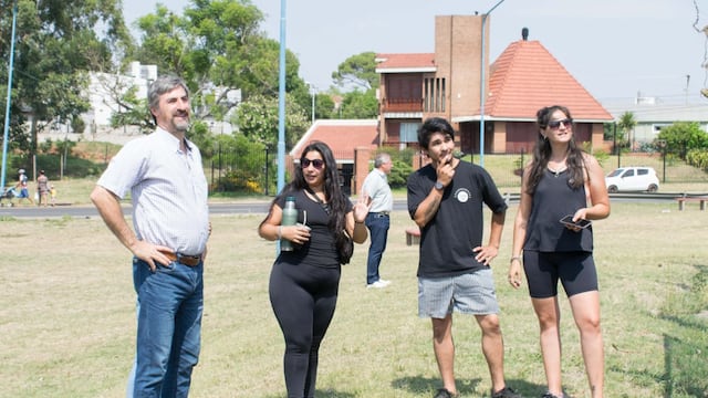 Angel Giano visitó Barrio La Bianca en Concordia.