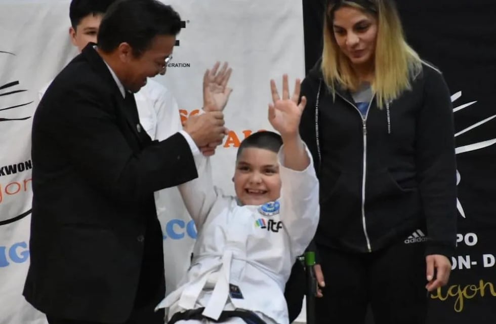 Joan Vallejos, conocé al niño con parálisis cerebral que debutó como taekwondista y emocionó a todos en Comodoro Rivadavia