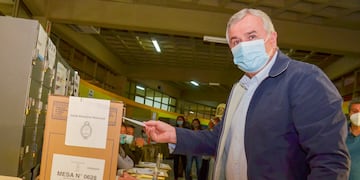 El gobernador de Jujuy, Gerardo Morales, al momento de sufragar este domingo.
