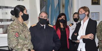 La Directora de Políticas de Género del Ministerio de Defensa visitó Puerto Belgrano