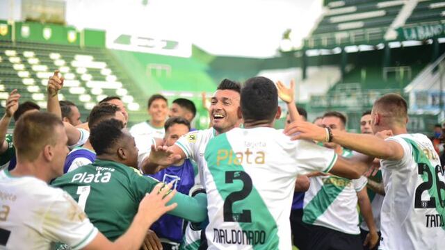 Banfield sigue festejando el triunfo ante Lanús.