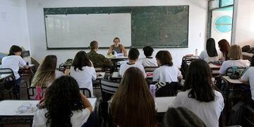 Descubrieron a un alumno de 13 años vendiendo droga en su escuela de Santiago del Estero. (Imagen ilustrativa).